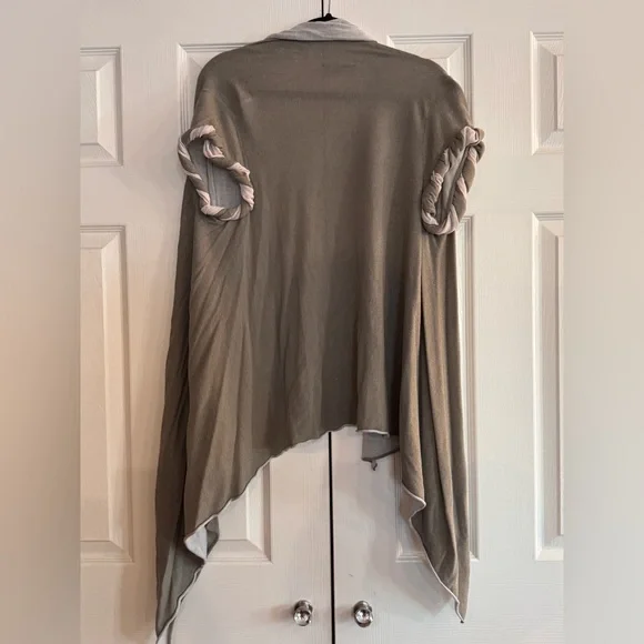 Alice + Olivia Two-Tone - Picture 4 of 8